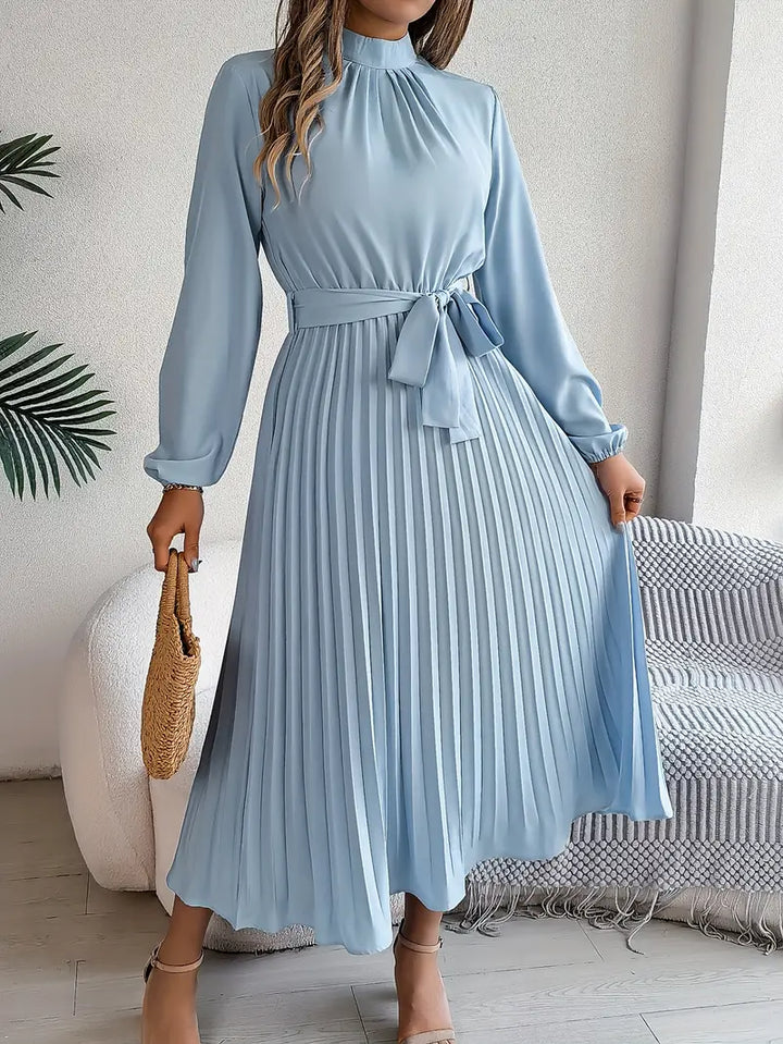 Damen Plissiertes Midikleid mit hohem Kragen, elegantes Abendkleid für besondere Anlässe.