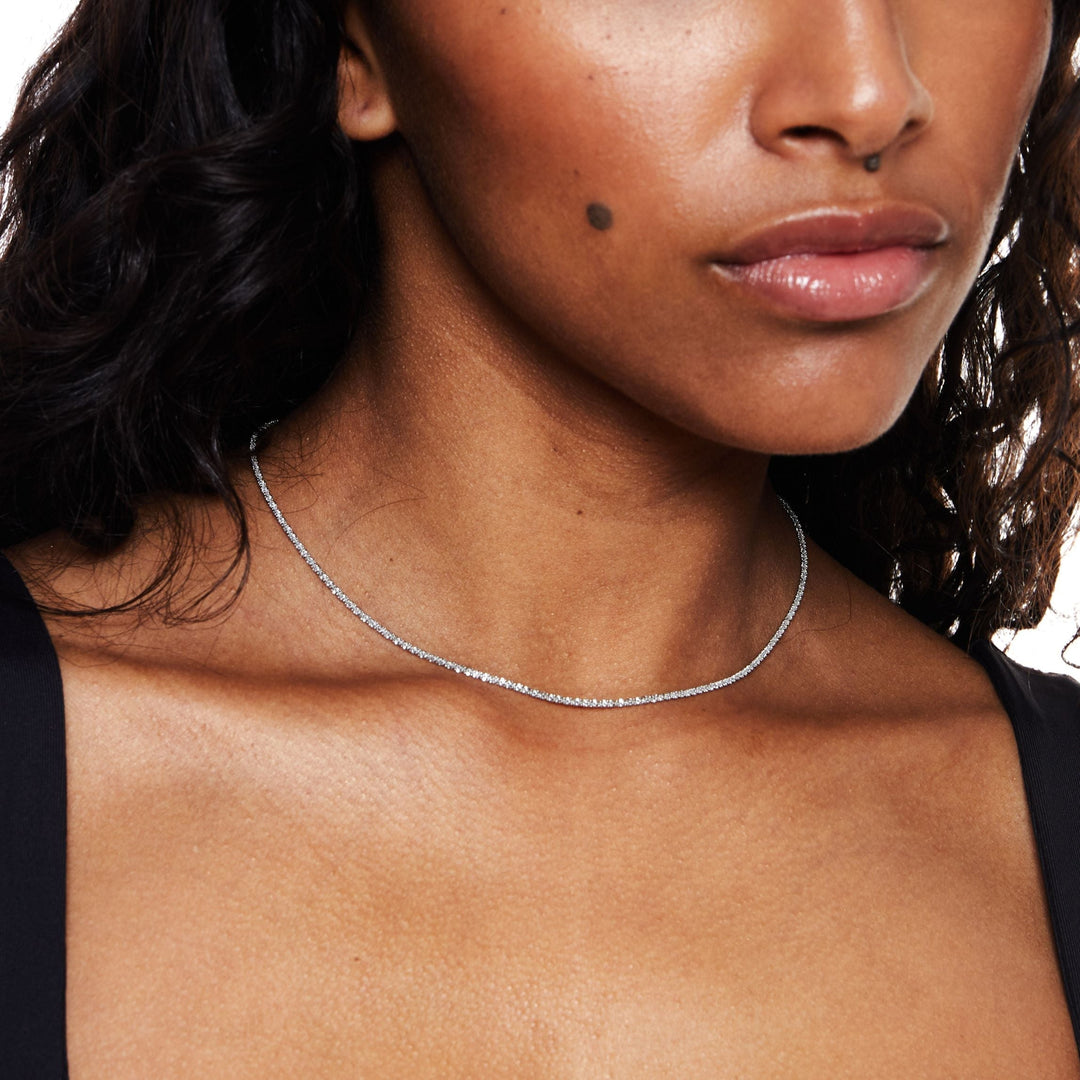 Wasserfeste Goldkette für Damen. Filigrane, verstellbare Gliederkette. Minimalistische Halskette zum Layering.