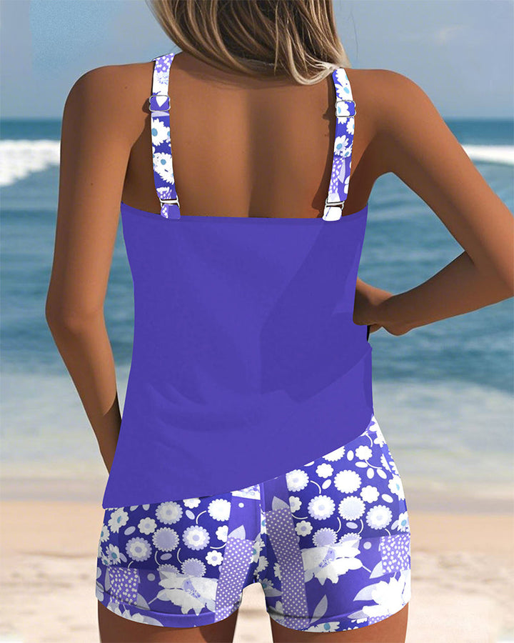 Elegantes zweiteiliges Damen Bademoden Set mit lila Tanktop & passenden Shorts für den Sommer.