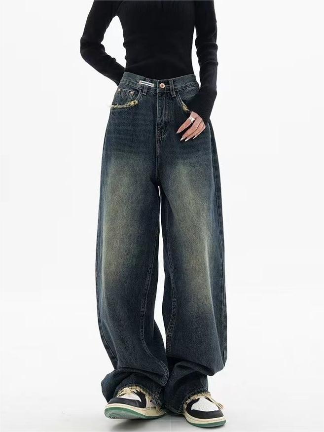 Trendige Damenhose: Baggy Jeans im entspannten Loose Fit, ideal für Streetwear.