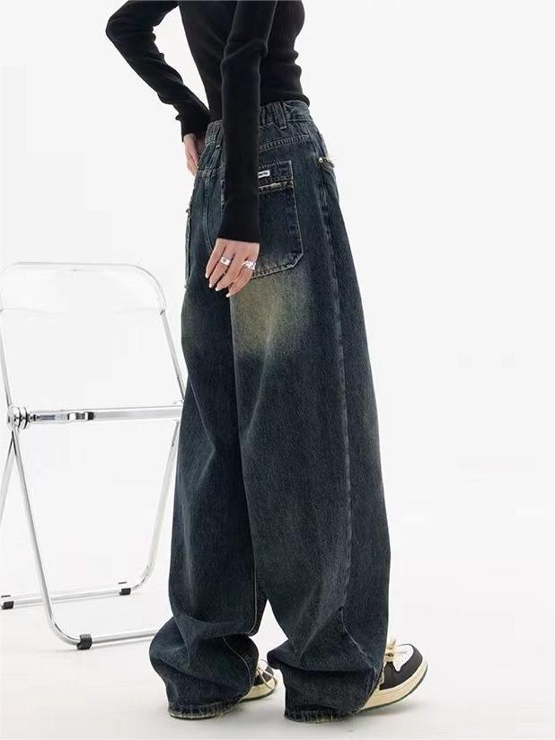 Authentische Baggy Damenhose im Vintage Stil, perfekt für Streetwear & Freizeit.