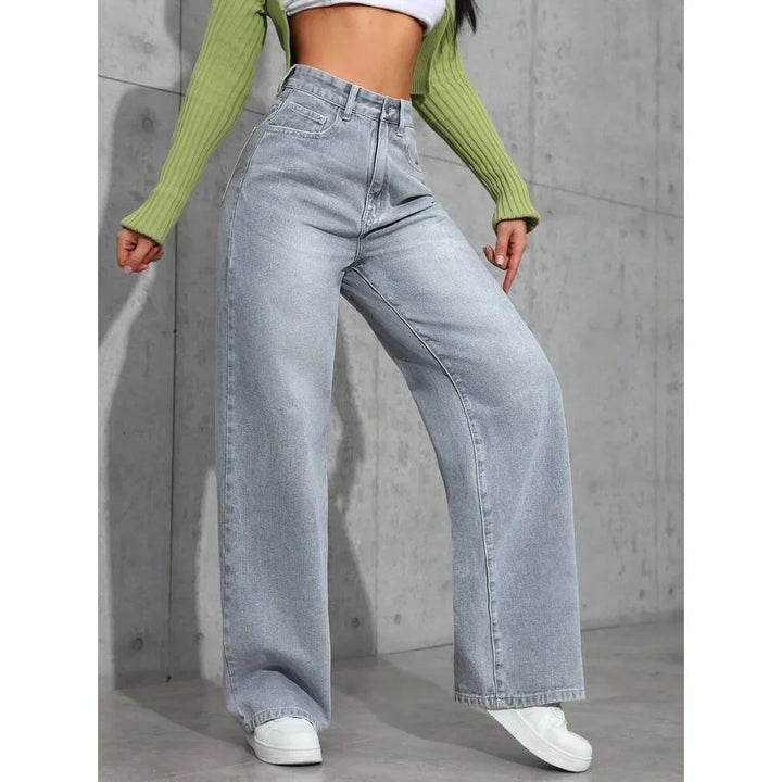 Trendige Frauen Baggy-Jeans mit hoher Taille und bequemem weitem Schnitt, perfekt für stylische Freizeitmode.
