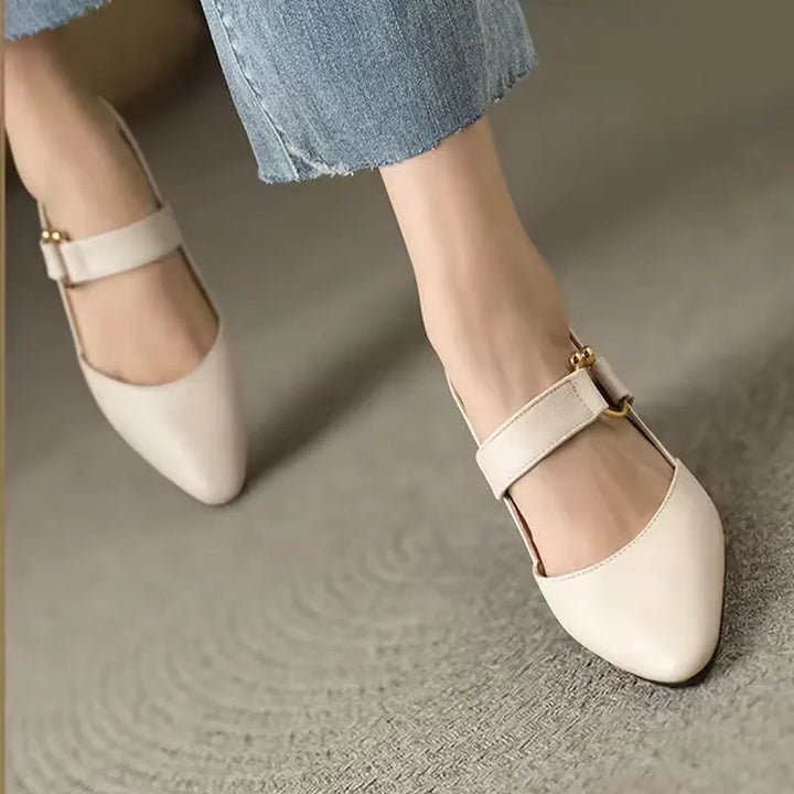 Hochwertige Damenschuhe mit Blockabsatz für sichere Passform, Komfort und Stil im Herbst.