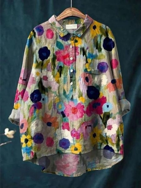 Modische Damenbluse mit auffälligem Blumenmuster, eine vielseitige Ergänzung für die Frühlingsmode.