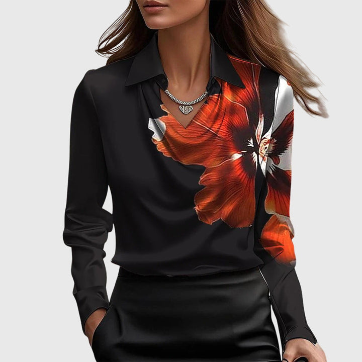 Stylische Damenbluse mit Faltenausschnitt & Brusttasche, perfekt als Business- oder Freizeit-Bluse.