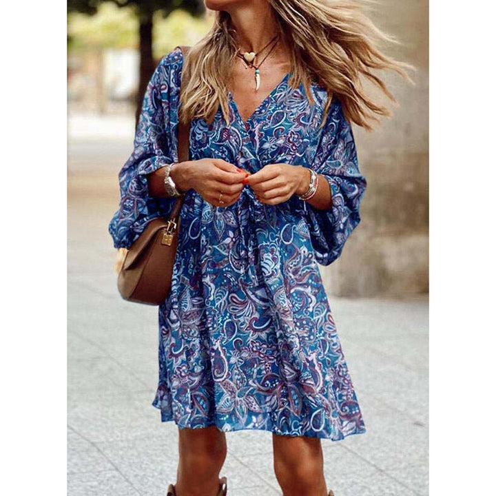 Elegantes Damen Sommerkleid im Boho-Chic, luftig-leicht. Modisches Freizeitkleid für sonnige Tage und Urlaub.
