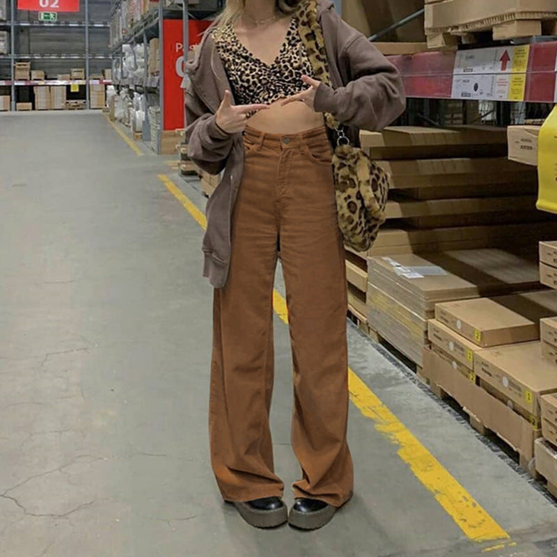 Bequeme Damen Cordhose, hoch tailliert und weit geschnitten, ideal für entspannte Tage.