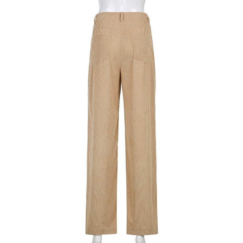Modische Damen Cordhose mit weitem Schnitt und hohem Bund, perfekt für elegante Herbst-Looks.
