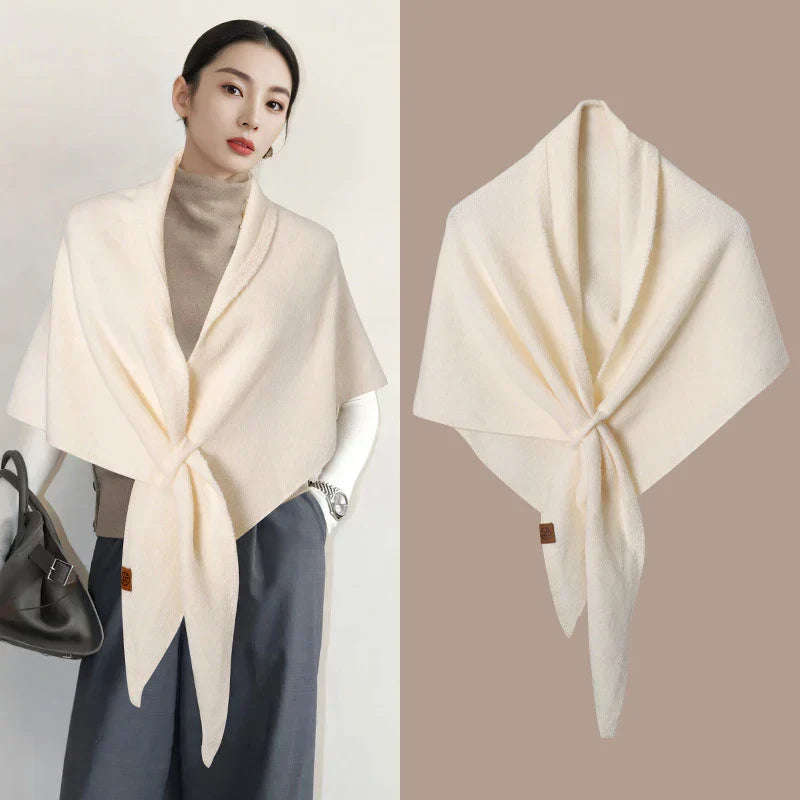 Damen Dreieckstuch für Herbst & Winter. Eleganter, warmer Schal & vielseitiges Damen Accessoire.