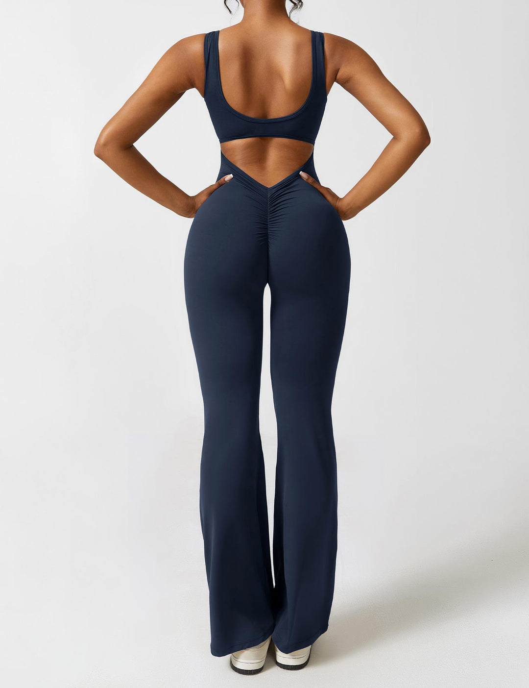 Modischer Party Jumpsuit für Damen, mit rückenfreiem Design und Komfort.