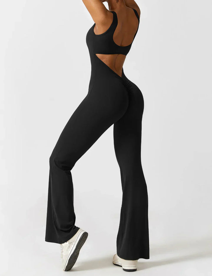 Rückenfreier Damen Jumpsuit, komfortabler Einteiler für Abendgarderobe.
