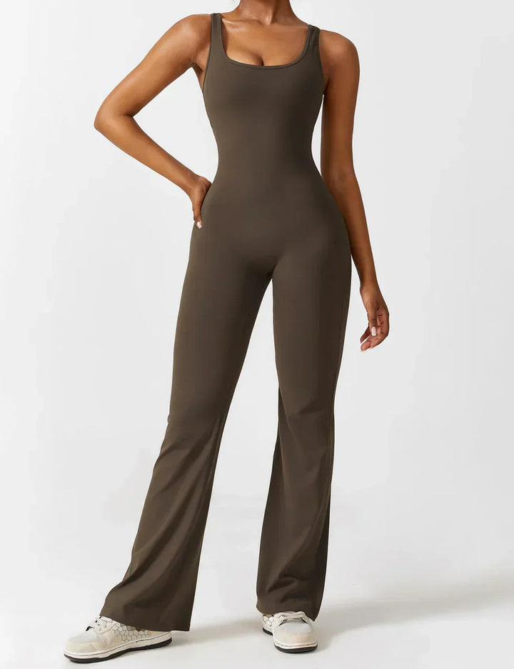 Damen Abend Jumpsuit, rückenfrei und schick, ideal für Gala oder Event.