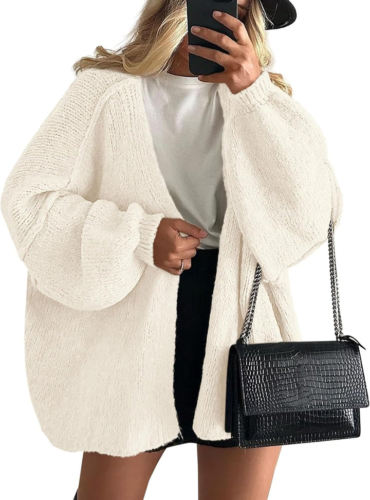 Eleganter schwarzer Damen Strick Cardigan Emilia, lockerer Schnitt. Lässige Frühlingsmode Oberbekleidung für Frauen.