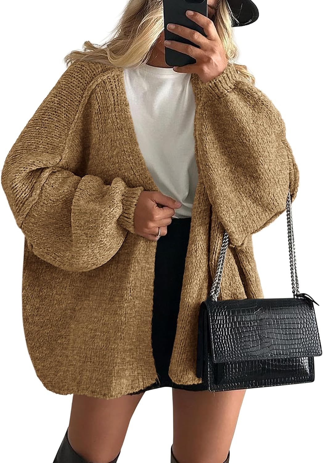 Grauer Damen Strick Cardigan Emilia, locker sitzend. Perfekt für vielseitige und bequeme Frühlingsoutfits.