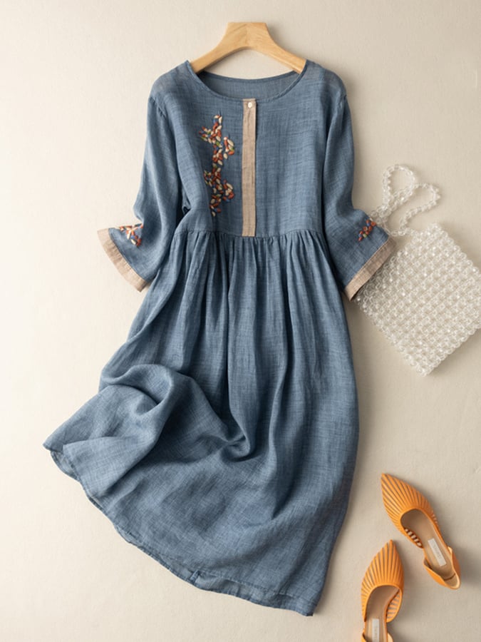 Besticktes Damen Midikleid im Ethno-Stil, leicht und luftig für den Sommer, perfekt als Urlaubskleid.