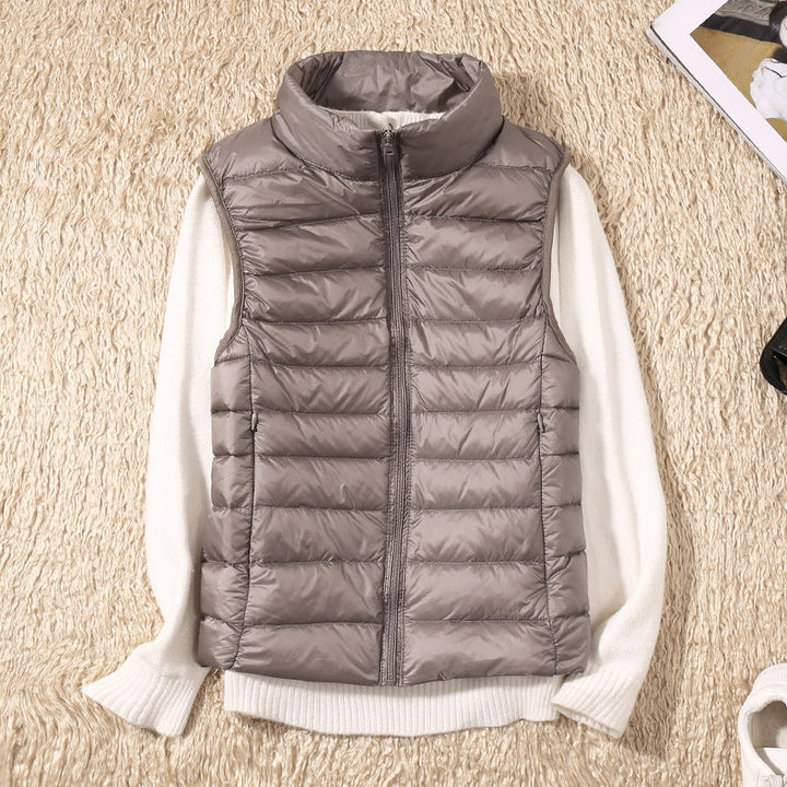 Federleichte Damen Steppweste in modernem Design, ideal für Freizeit & Outdoor-Aktivitäten.
