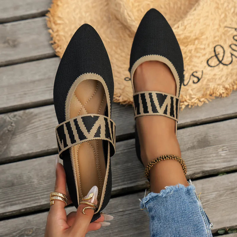 Bequeme Damen Ballerinas mit Riemen, perfekt für entspannte Frühlings-Freizeitlooks.