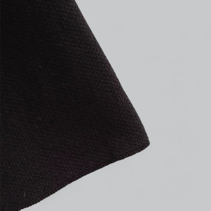 Eleganter Damen Cardigan für Büro-Look, minimalistisches Design, ideal als Oberteil für Übergangszeit.