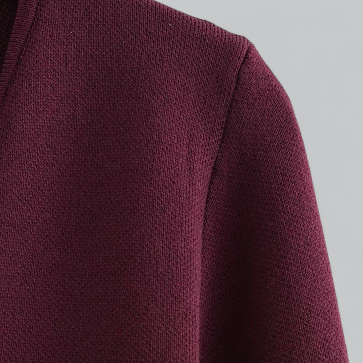 Nahaufnahme der weichen Stricktextur des Damen Frühlings-Cardigans, komfortabel & elegant.
