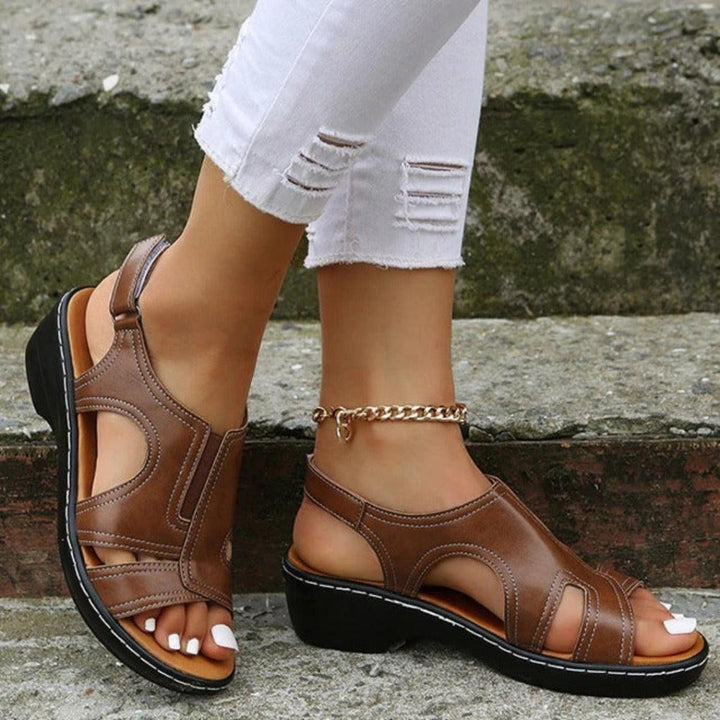 Modische Damen Plateau Sandalen mit Cutouts, perfekt für Frühling, Sommer & Casual-Outfits.