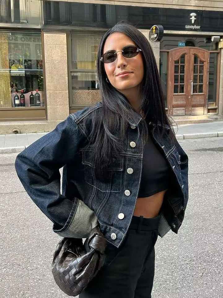 Bequeme Damenhose: Dunkelblaue Freizeithose aus dem Frühlings-Set, bietet Komfort für den ganzen Tag.