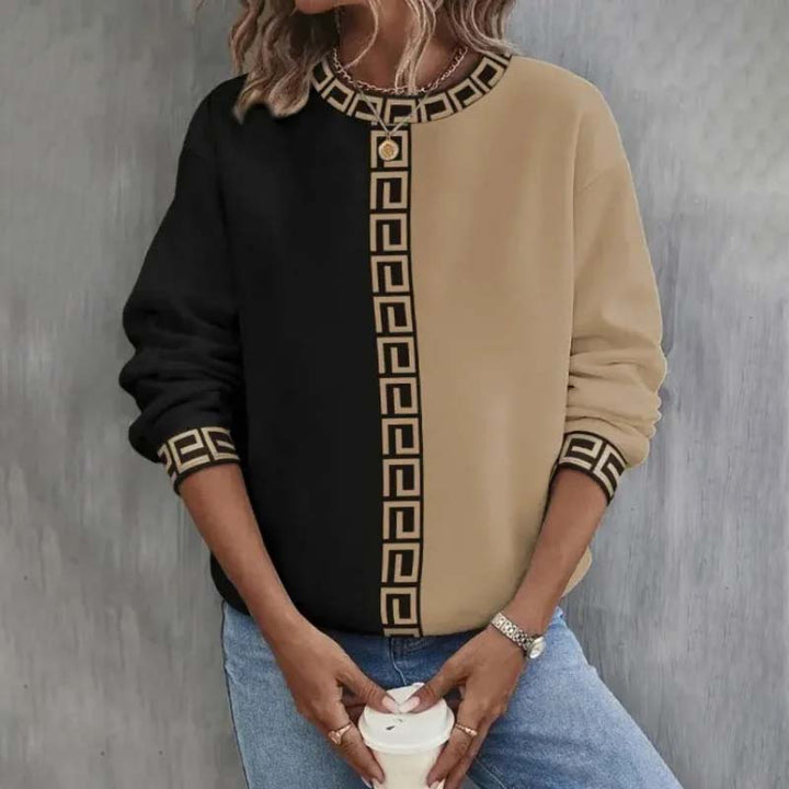 Damen Freizeit Sweatshirt, braun, mit stilvollem griechischem Muster und Schlüsselbordüre am Ausschnitt. Bequemes Langarm-Oberteil.