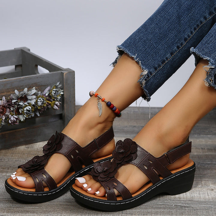 "Damen Freizeitsandalen, ergonomisch, komfortabel, mit extragroßer Sohle und weichem Material für Stabilität und Stil."