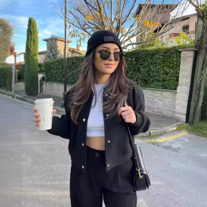 Damen gekürzte Bomberjacke mit Knopfleiste, modische Übergangsjacke für Frühling & Herbst.