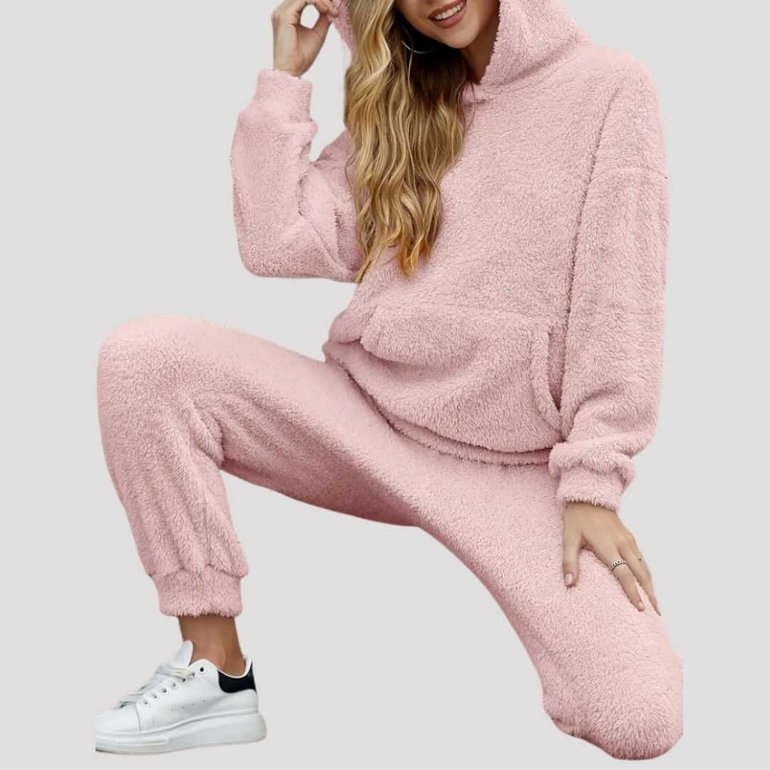 Ausgebreitetes Damen Frühlings-Loungewear-Set: Kapuzenpullover & Jogginghose, gemütlicher Hausanzug.