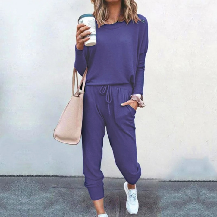 Vielseitiges Damen Athleisure Set, zweiteiliger Jogginganzug in moderner Passform für Sport & Entspannung.