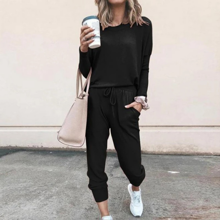 Gemütliches Damen Lounge Set, zweiteilig, für ultimative Entspannung & Stil zu Hause. Perfekte Homewear.