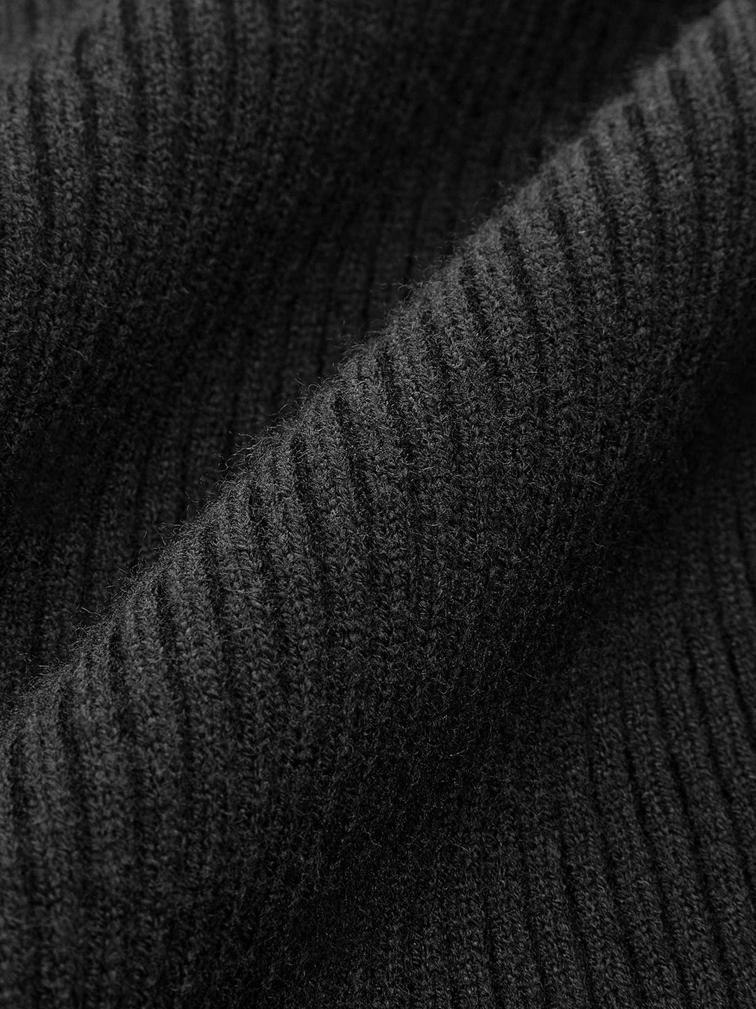 Gerippter Damen Rollkragenpullover, stilvoll & modern. Eleganter Strickpullover für Frühjahrsmode und vielseitige Looks.