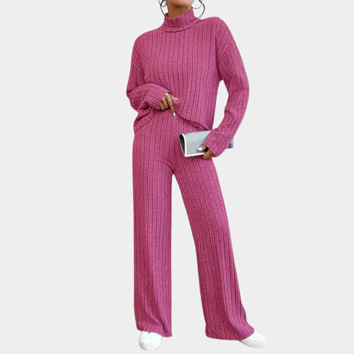 Weiches geripptes Damen Lounge Set aus Strick, perfekt für erholsame Stunden und gemütliche Abende.