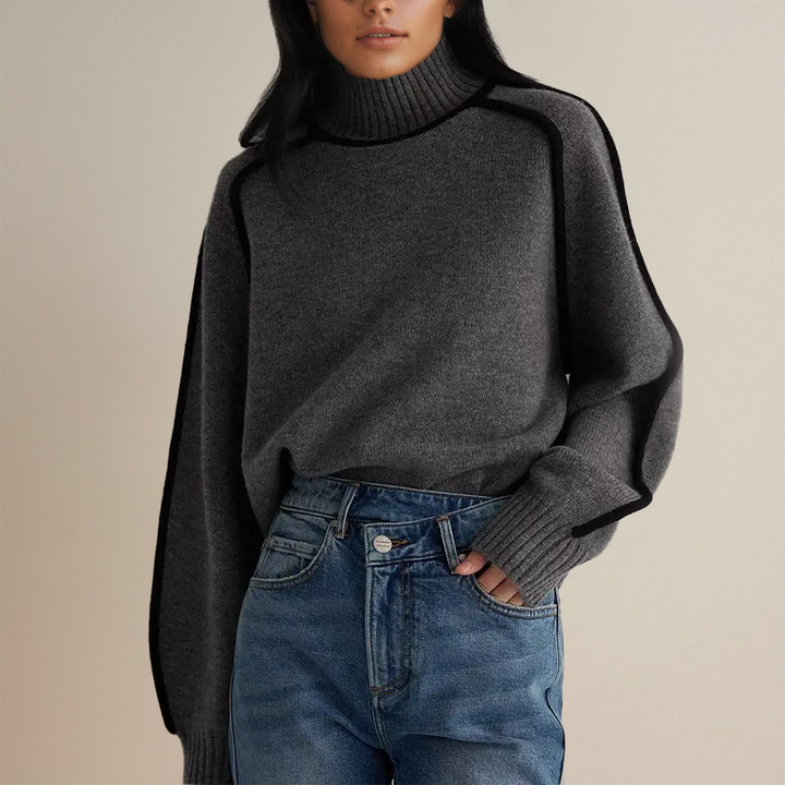 Modischer Damen Rollkragenpullover, gestreift. Slim Fit Design, langarm, für eine elegante Wintersilhouette.