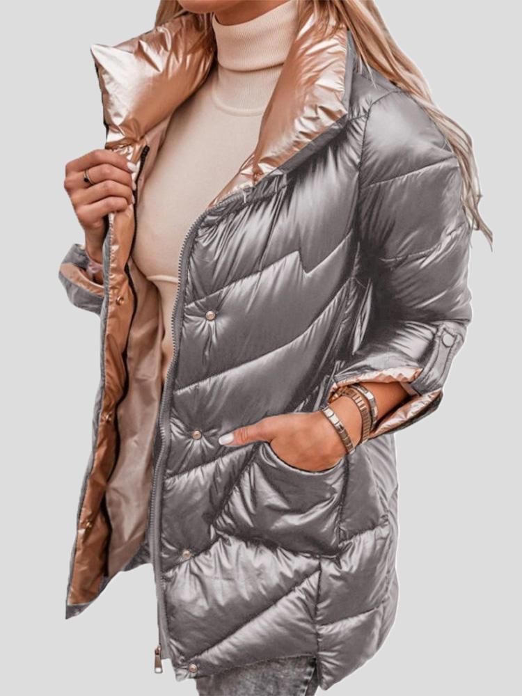 Stilvoller Damen Wintermantel, glänzendes Design; eine warme Pufferjacke für elegante Winter-Looks.