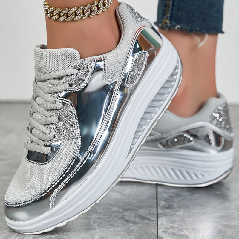 Goldene Damen Glitzer Sneaker, luxuriöser Look und hoher Tragekomfort für stilvolle Damen.