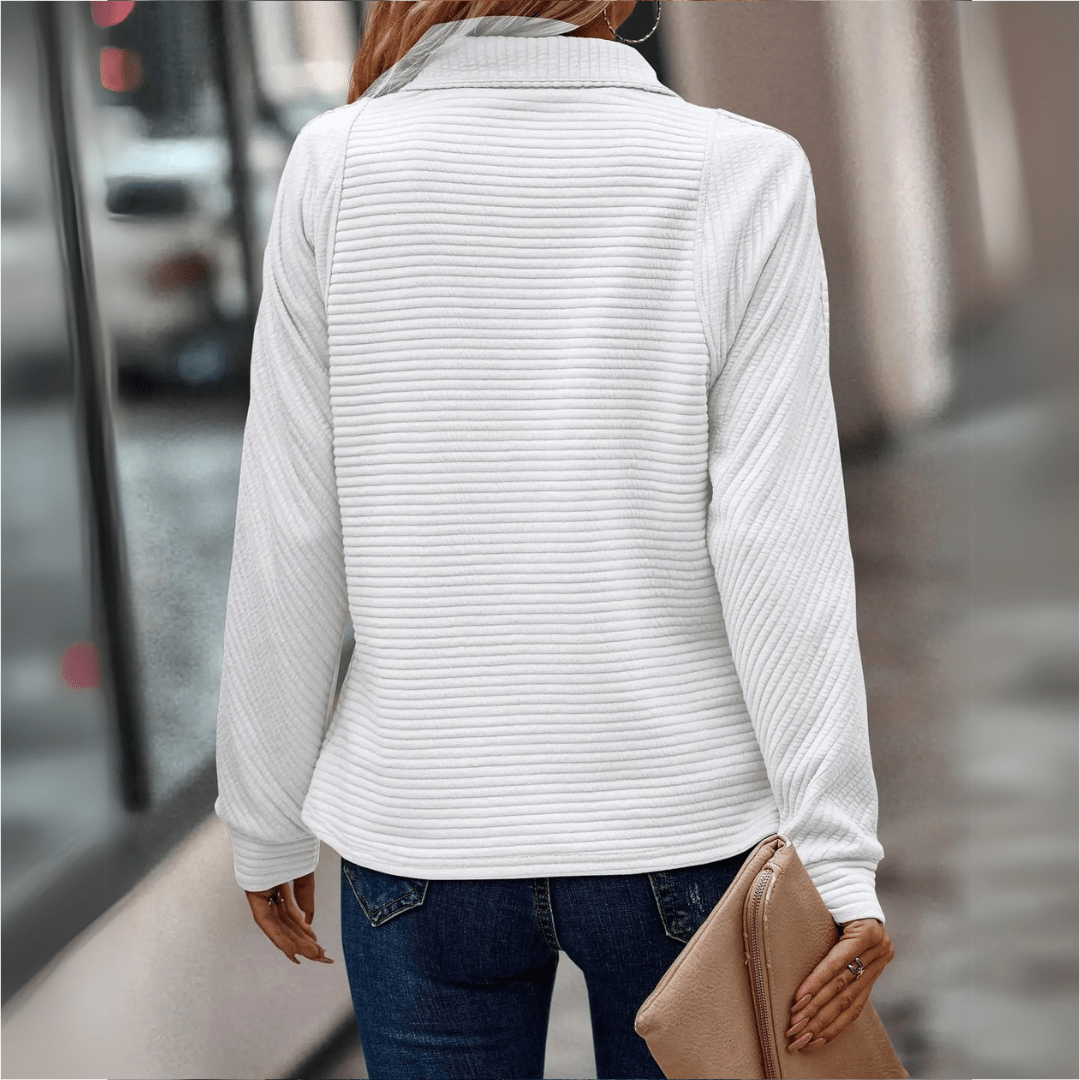 Eleganter Damen-Halbzip-Pullover für Freizeit und Layering. Strukturierte Oberfläche, lockere Passform.