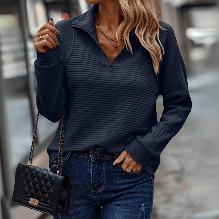 Trendiger Damen-Pullover: Halbzip, strukturierte Oberfläche, lockere Passform. Komfortable Wintermode.