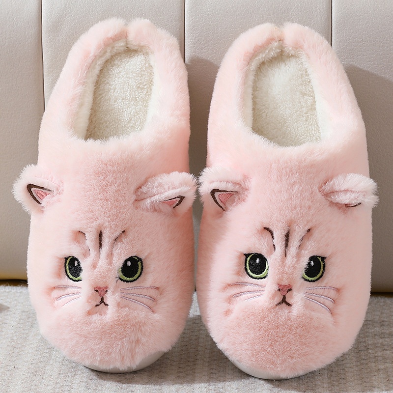 Kuschelige Damen Pantoffeln mit süßem Katzenmotiv, ideal für gemütliche Winterabende und entspannte Stunden.