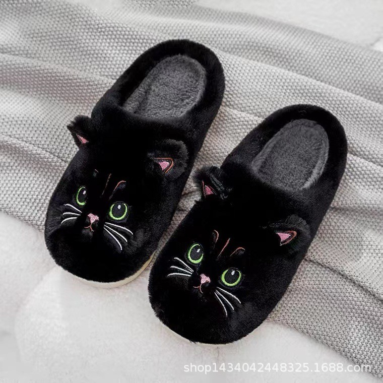 Flauschige Damen Hausbekleidung: Warme Hausschuhe im verspielten Katzendesign, perfekt als Geschenkidee.