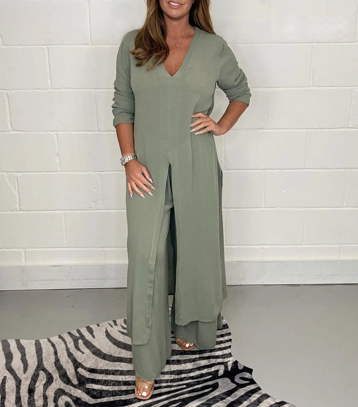 Damen Herbst-Set: Stilvolle Langarm-Bluse & bequeme Hose. Perfekt für Büro & Freizeit.