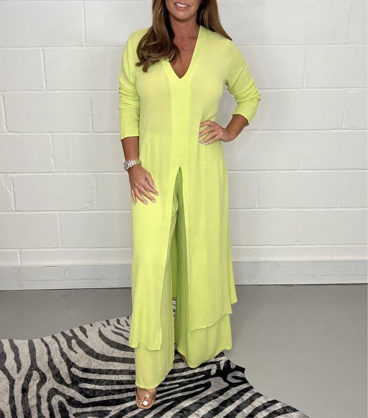 Eleganter Damen Zweiteiler: Herbst-Set mit stilvoller Bluse & bequemer Hose. Perfekt für jeden Anlass.