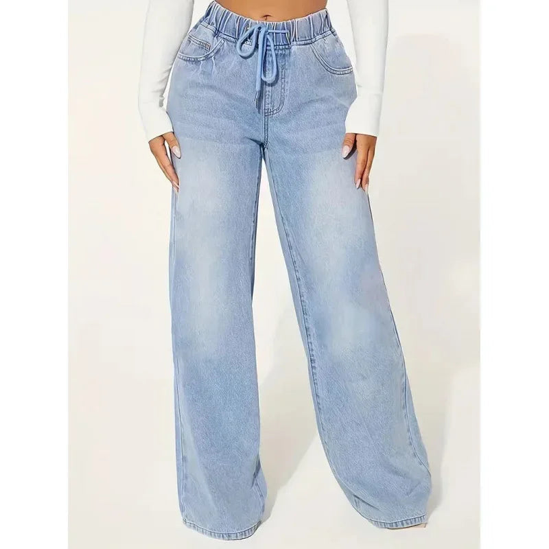 Damen High Waist Baggy Jeans in entspannter Passform für stilvollen Komfort im Alltag und in der Freizeit.