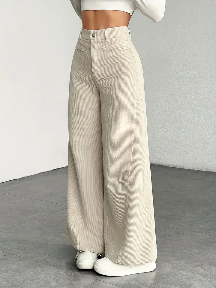 Damen High-Waist Hose mit weitem Bein in elegantem Schnitt, bequem und modern für Frühling & Herbst.