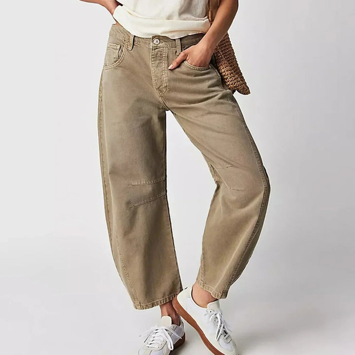 Damen High Waist Jeans mit weitem Bein. Modisch, bequem & vielseitig für Freizeit.