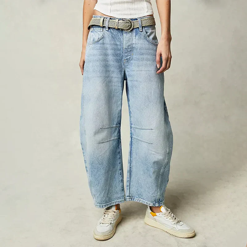 Bequeme Damen High Waist Jeans mit weitem Bein. Ideal für lässige Eleganz im Alltag.