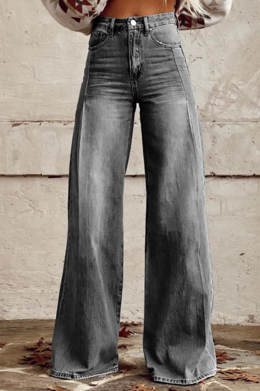 Modische Damen Retro Schlagjeans mit hoher Taille aus weichem Denim, ideal für Vintage-Looks und bequemen Alltagsstil.