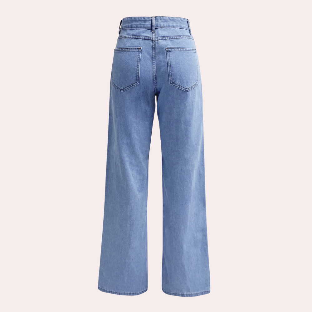 Modische Damenjeans mit weitem Bein und hohem Bund, stilvoll kombiniert für einen eleganten, komfortablen Alltagslook.