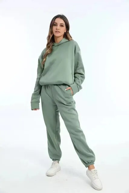 Damen Hoodie & Jogginganzug Set: Gemütlicher Zweiteiler für Freizeit, Sport & Alltagskomfort.