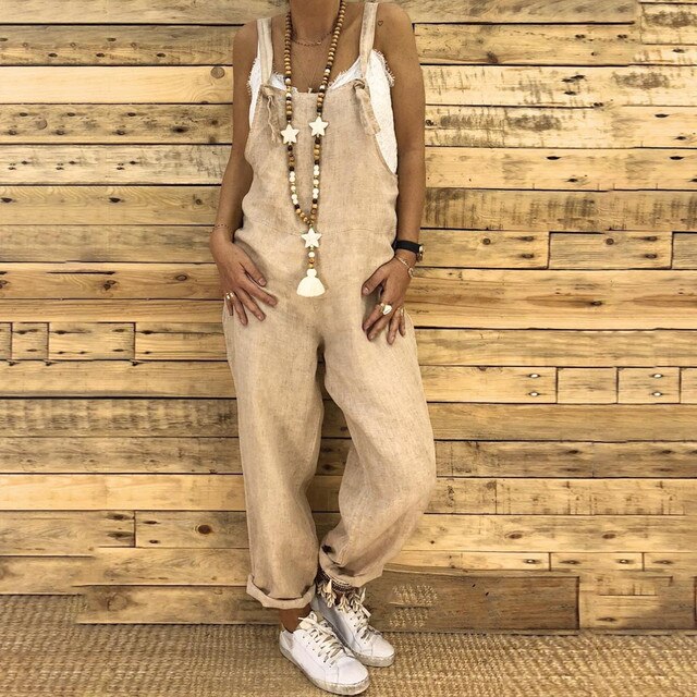 Damen Frühling Jumpsuit, lässig-elegant mit fließendem weitem Bein und tiefem Ausschnitt.